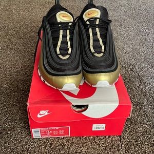 Air Max 97 QS: Black/Gold